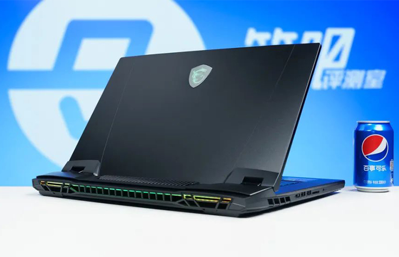 猪王评测 | 聊一款今年新发布的超级旗舰——泰坦GT77 HX