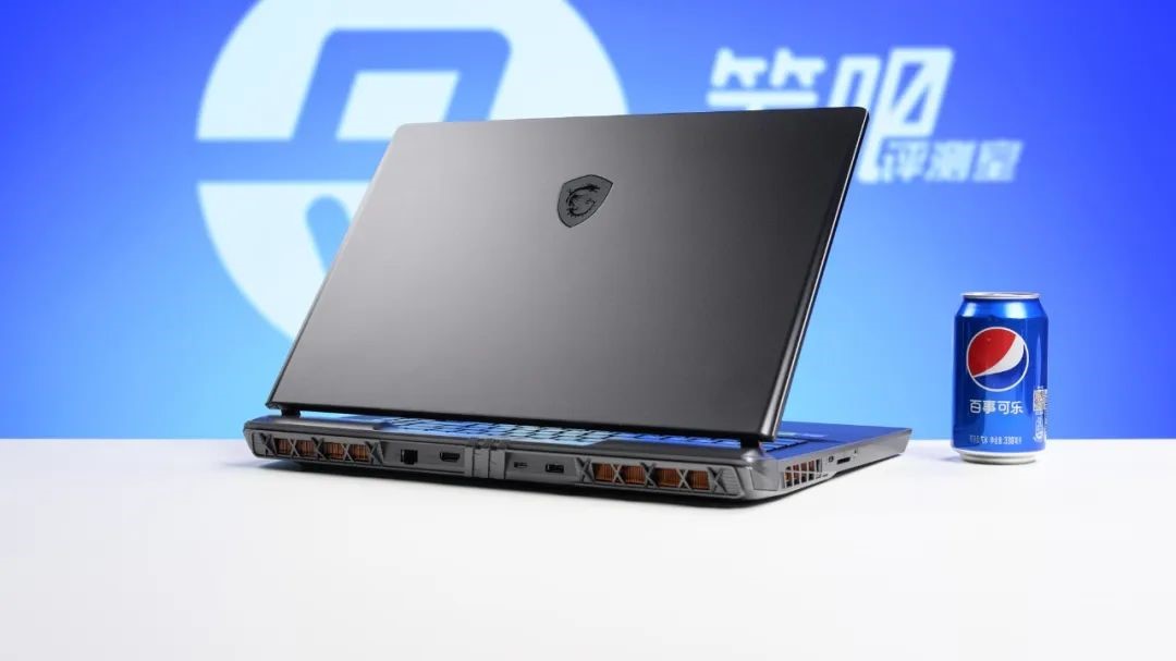 猪王评测 | 聊一款规格强悍的旗舰游戏本——泰坦GP78 HX