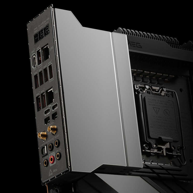 Pre-installed IO Shield