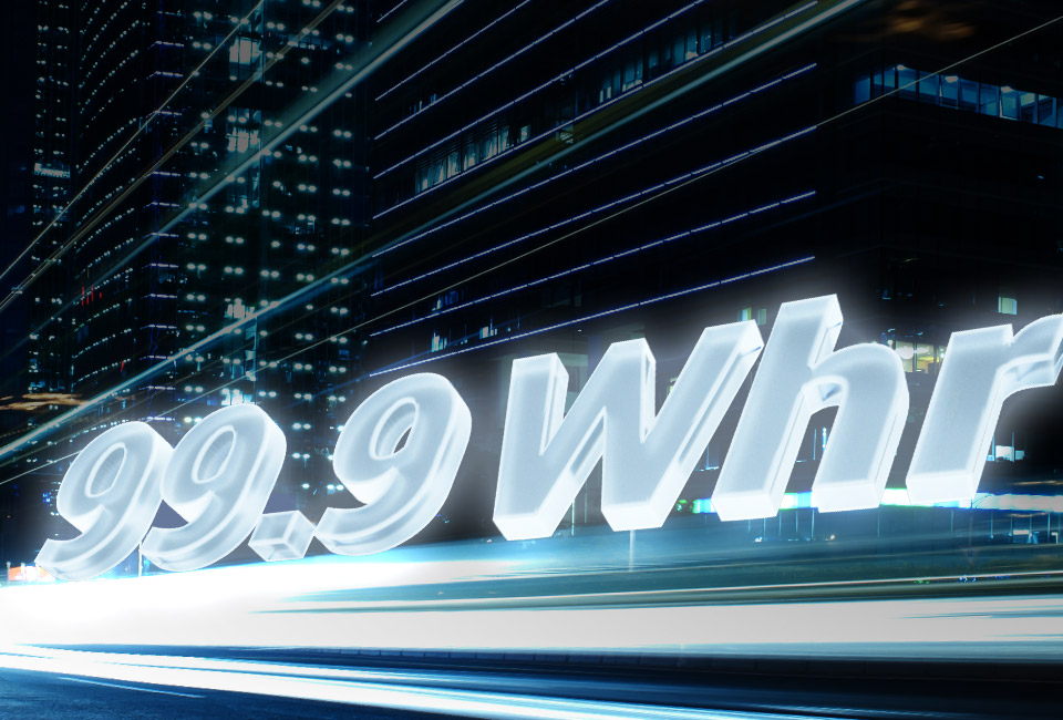 MSI Stealth 18 99.9 WHr