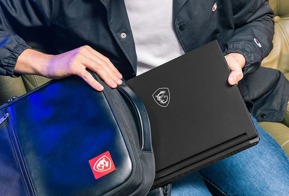 MSI Stealth 18 Thin & Light