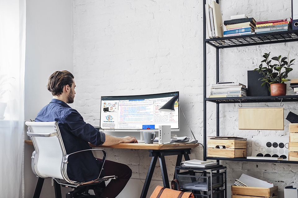 MSI’s Ultrawide and Dual Monitors for Work