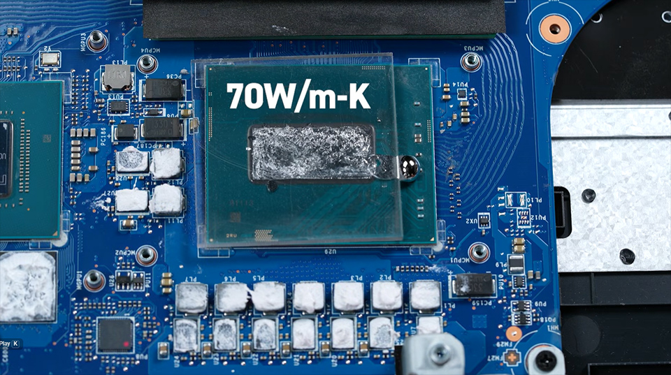 液态金属提供高热导率（~70 W/ m-K），但其对运动和封装的敏感性使其成为笔记本电脑等移动设备的一个风险选择